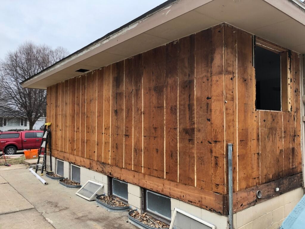 Asbestos siding removal